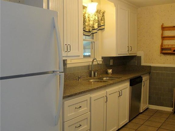 5th image of 222 Parkside Dr