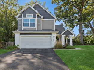 1365 Amber Ct, Grayslake, IL 60030