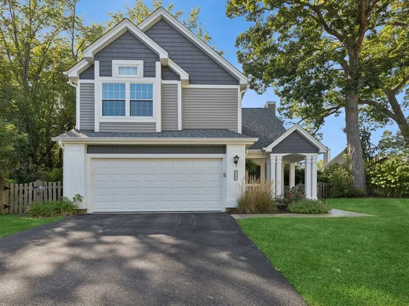 1365 Amber Ct, Grayslake, IL 60030