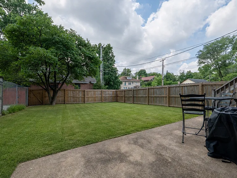 3972 Russell Blvd — Photo 13