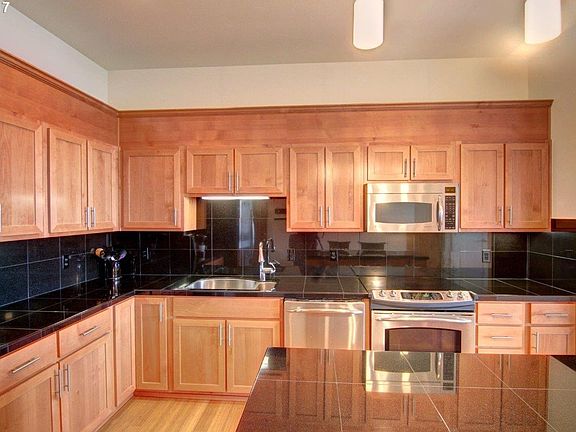 4th image of 3930 Abbey Ln Unit 307