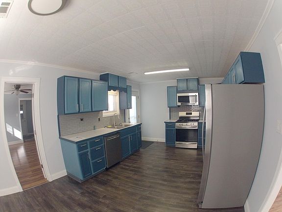4th image of 204 W Circle Dr