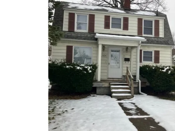 1634 Pennsylvania Ave, Marysville, MI 48040