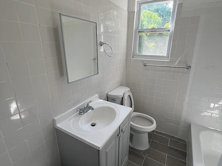 130 Park Ave — Photo 12