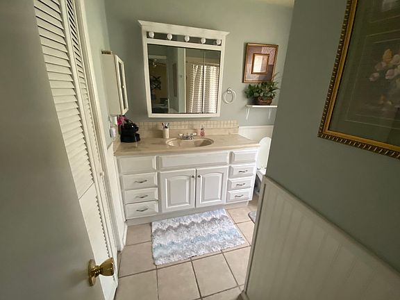2nd image of 1432 Liz Ln