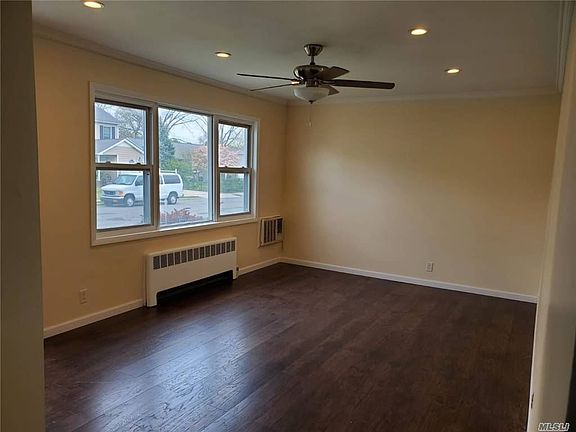 3rd image of 1672 Midland Dr