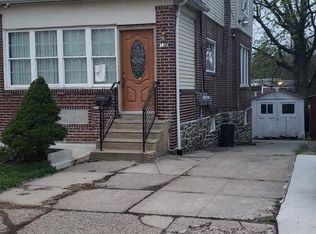 5816 Reach St, Philadelphia, PA 19120