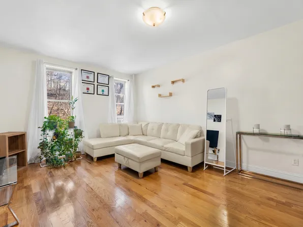 811 Walton Avenue image 1 of 5