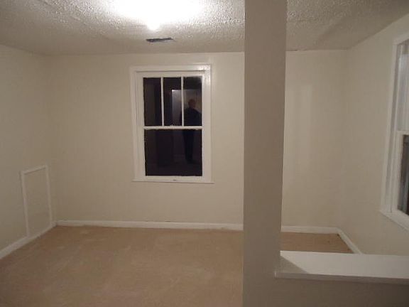 2nd image of 3089 Washington Pike