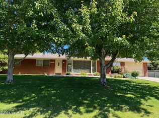 5301 Glacier Way, Yakima, WA
