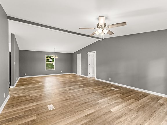 4th image of 2904 Gause Rd