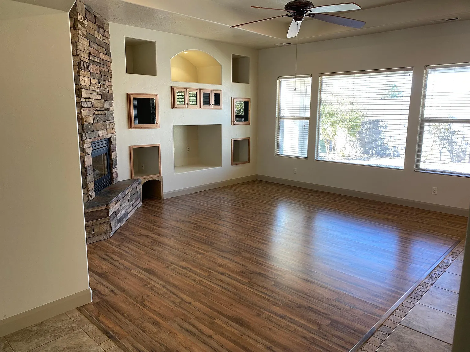 4 bed, 2235 sqft, $2,950 — Photo 4