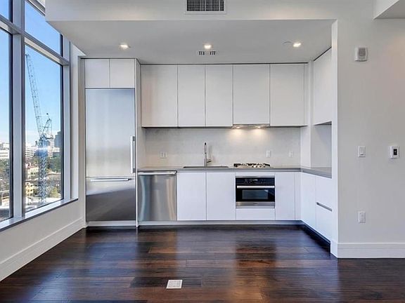 5th image of 501 West Ave APT 1206