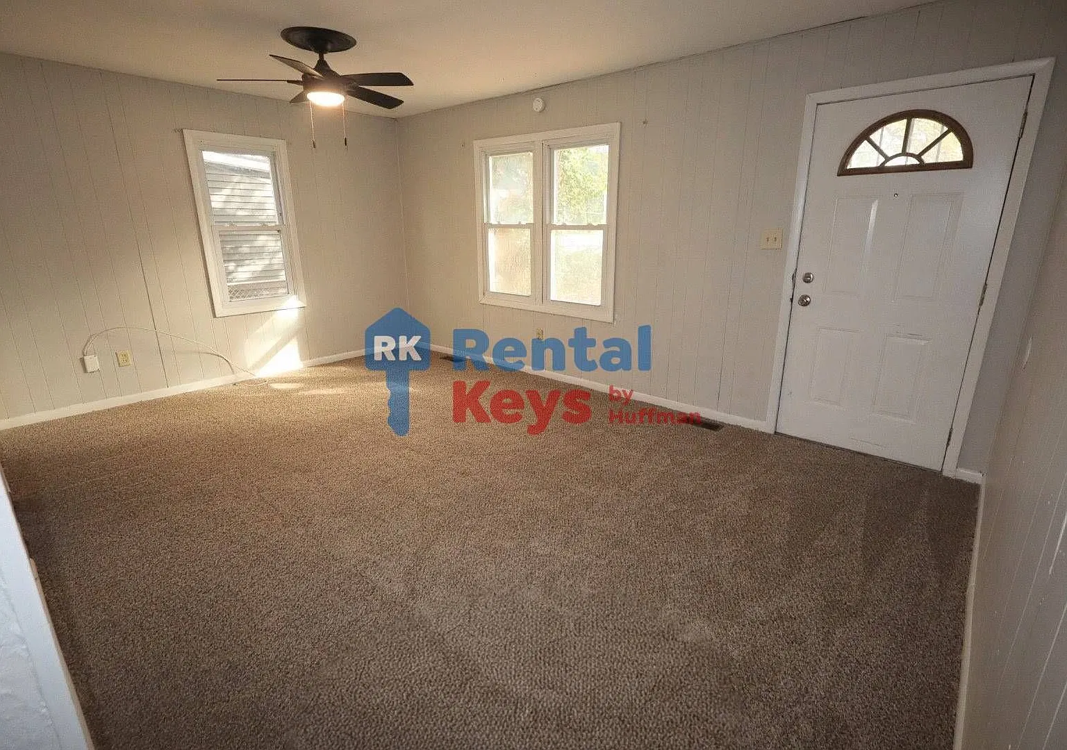 Three Bedroom House | Garage — Photo 4