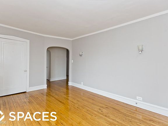 3rd image of 1739 W Devon Ave APT 3E