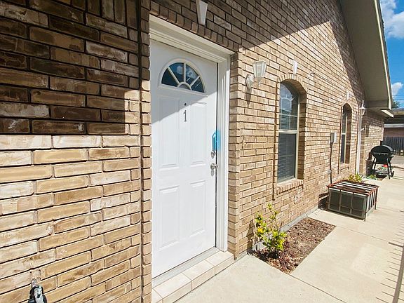 3rd image of 1505 Prosperity Dr #1