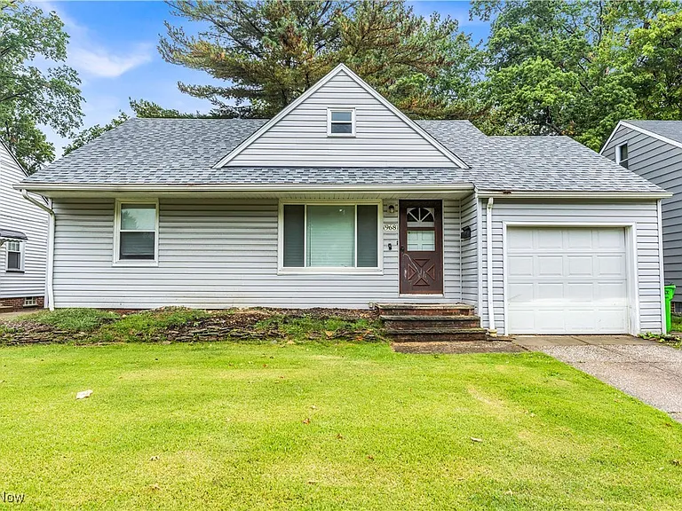 968 S Green Rd — Photo 1