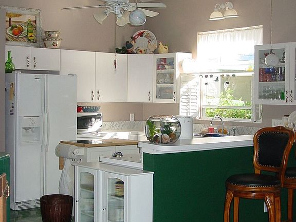 Open Kitchen, Bar