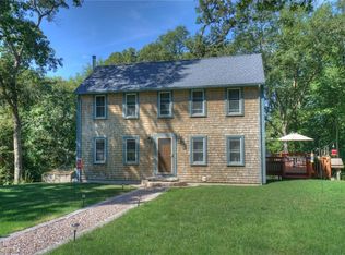 11 Canterbury Dr, Bradford, RI 02808