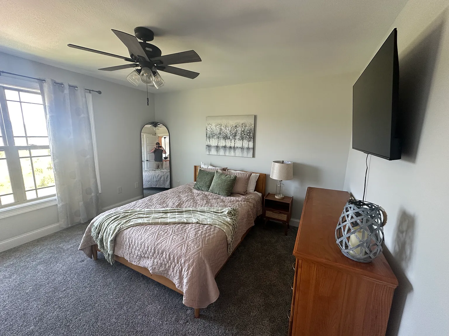 3 bed, 2.5 bath, 2600 sqft, $4,200 — Photo 4