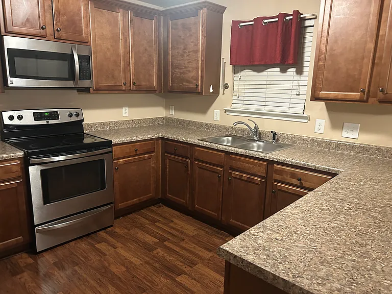 351 Scarlet Oaks Dr — Photo 3