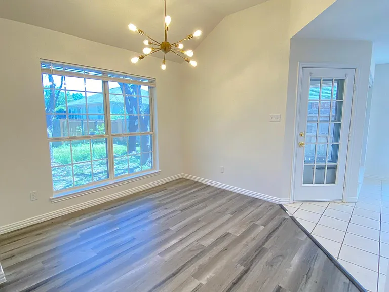 1212 Oak Valley — Photo 38