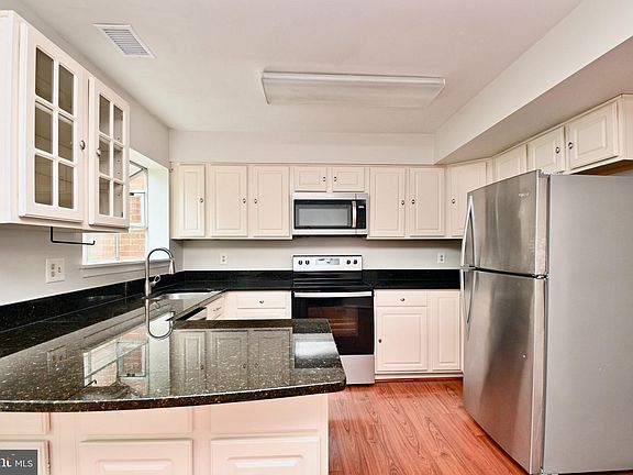 4th image of 2548 S Arlington Mill Dr APT A