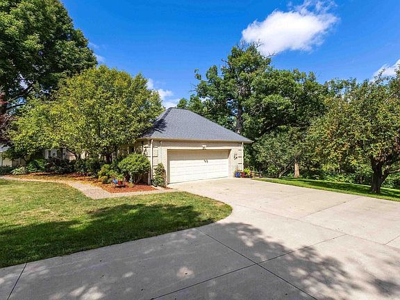 3rd image of 600 Sycamore Dr