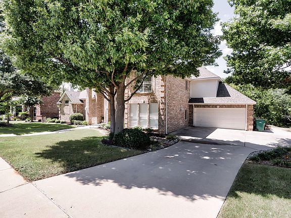 2nd image of 981 Regency Dr