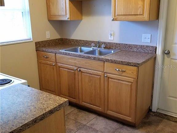 4th image of 1504 Essex Dr
