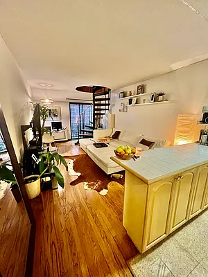 Rented by Avenues Real Estate | media 14