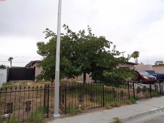 3rd image of 2041 Palma Vista Ave