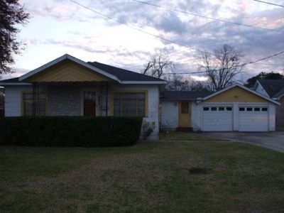 3415 Doyle Ave, Groves, TX, 77619