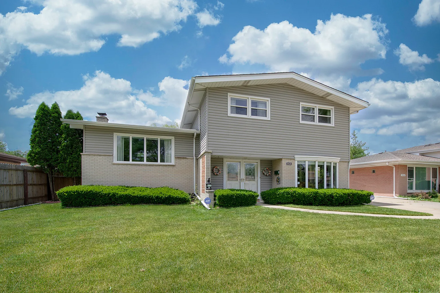 9430 Ozark Ave photo 1