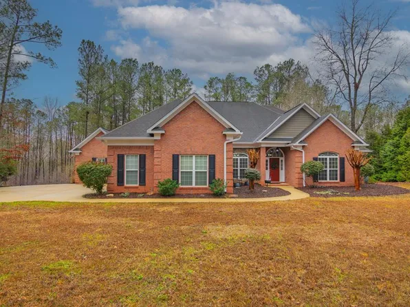 202 Winding Lake Dr, Hamilton, GA 31811