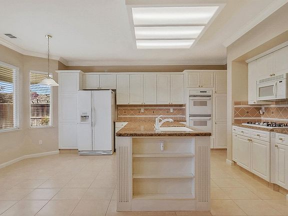 LOVELY and spacious kitchen.