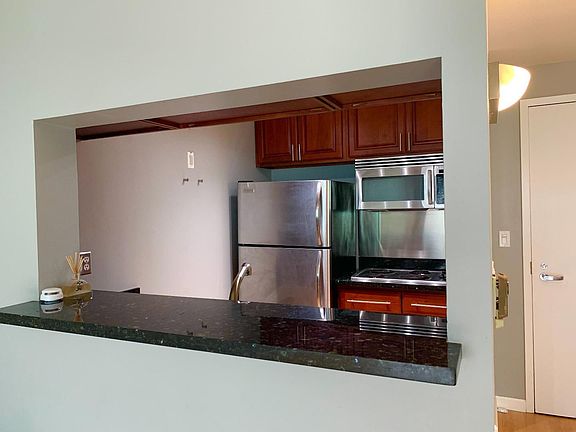 4th image of 300 3rd St APT 803