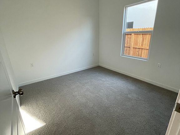 5th image of 4236 Bellaire Ave
