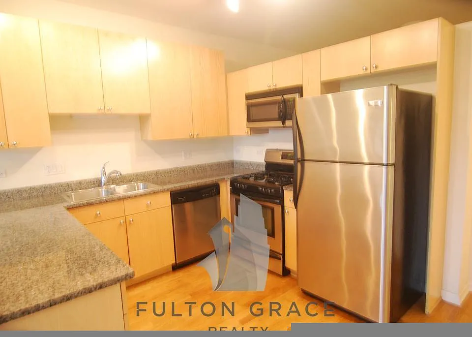 1464 S Michigan Ave #206