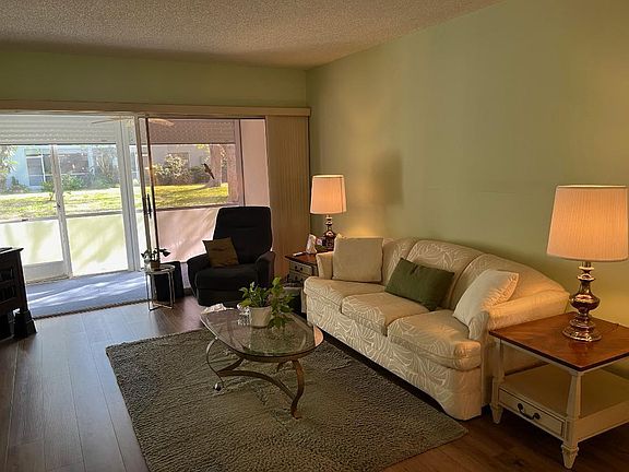 4th image of 2660 SW 22nd Avenue #1203