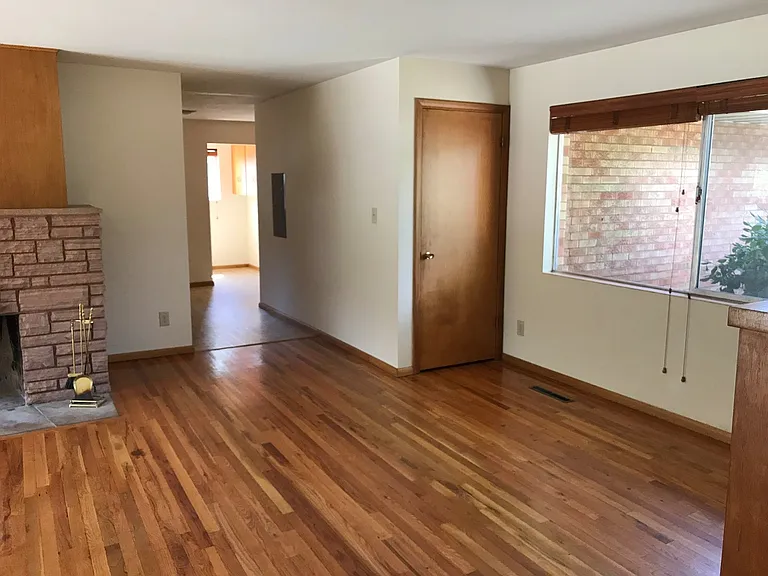 3824 W Greenbrier Dr — Photo 6