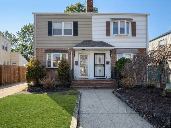 13840 64th Ave, Flushing, NY 11367