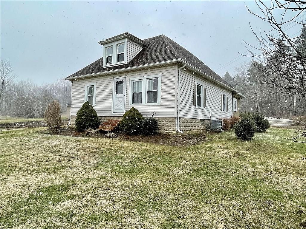 8215 Lake Pleasant Rd, Erie, PA 16509 Zillow
