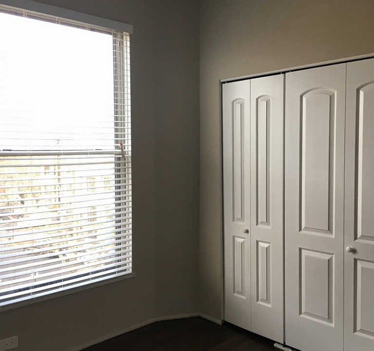 2nd image of 717 W Cornelia Ave APT 3S