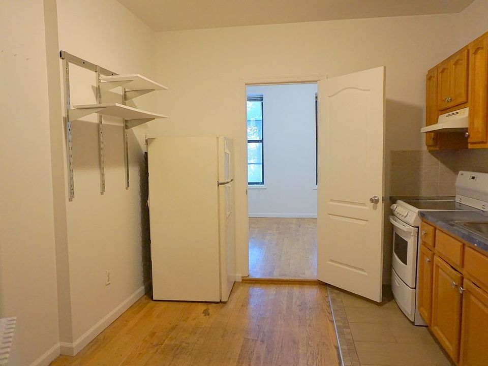 2nd image of 176 Ludlow St APT 1C