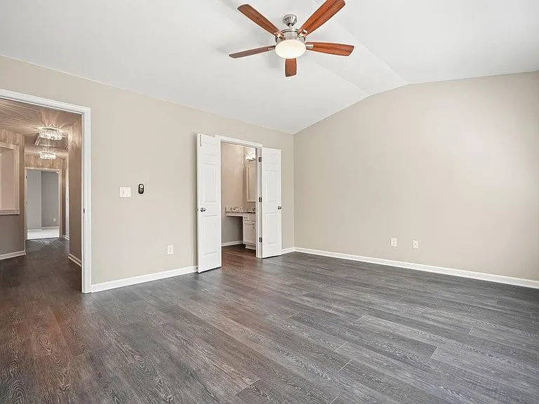 2045 Lakeshore Overlook Dr — Photo 37