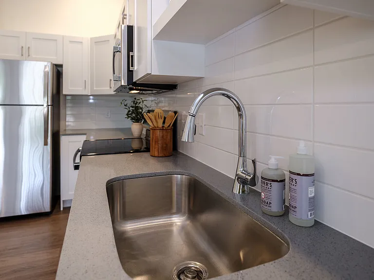 Rivers Edge Apartments — Photo 17