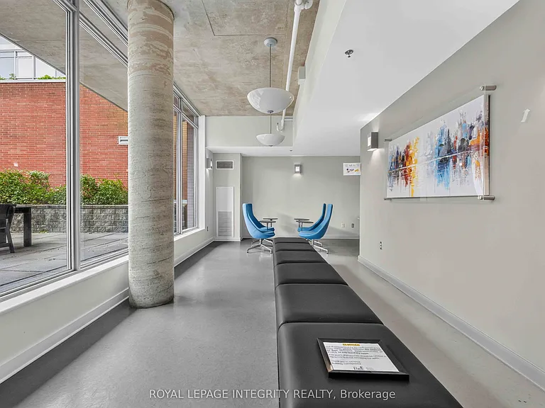 180 York St #909 — Photo 23