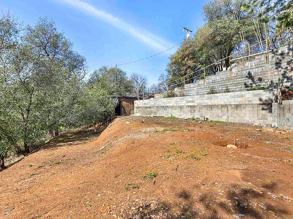 3rd image of 315 Ayba St