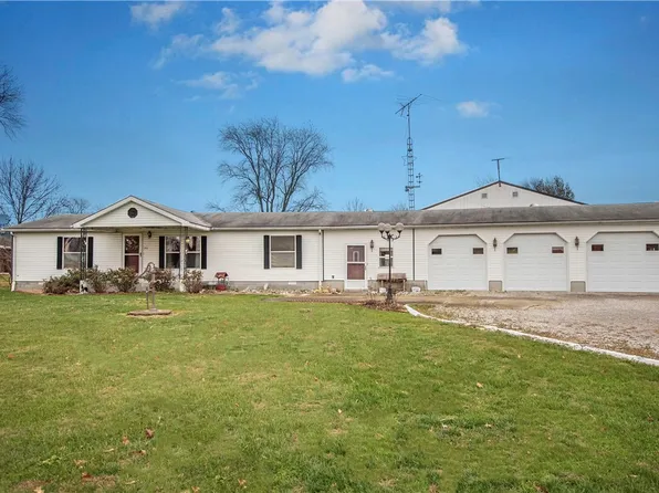 210 S Vine St, Dieterich, IL 62424